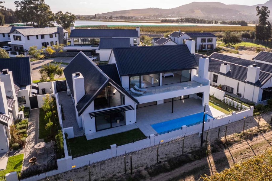 5 Bedroom Property for Sale in Val De Vie Estate Western Cape
